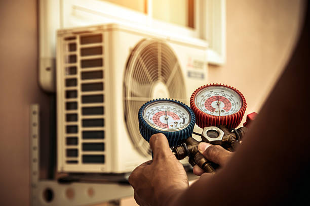 Professional Hvac technician working in Bethel, DE
